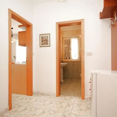 Apartman With A Parking Space - 7113